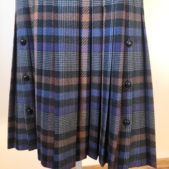 VALENTINO VINTAGE 80’s | Pleated Plaid Wool Skirt - Picture 5 of 11